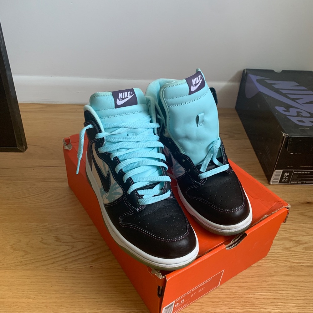 Nike Dunk High Premium, Black/Black-Glacier Ice